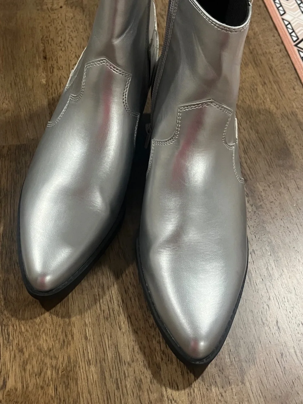 No Boundaries stylish silver